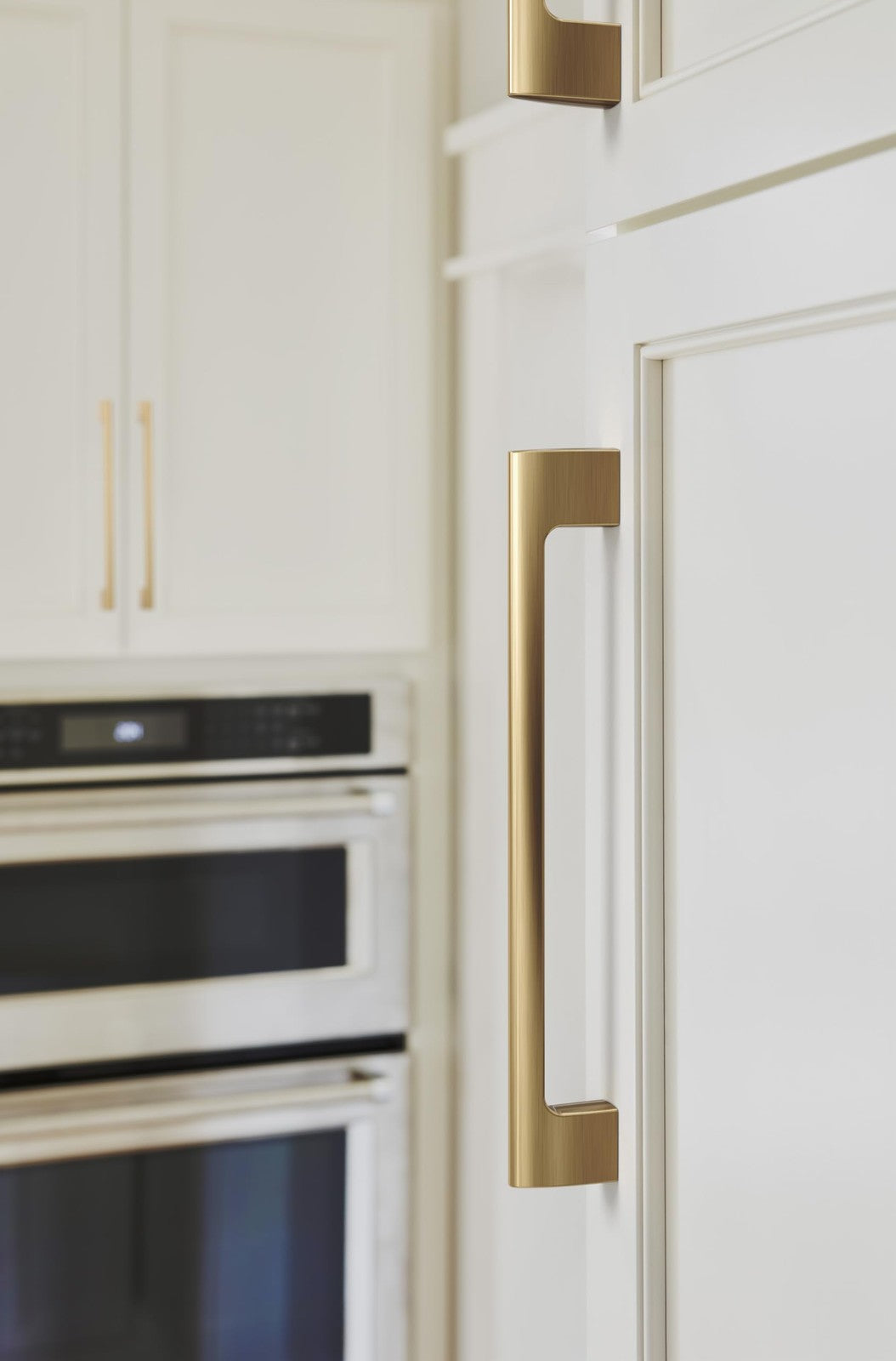 Amerock Riva 8-13/16" Center-to-Center Champagne Bronze Cabinet Pull, BP55489CZ