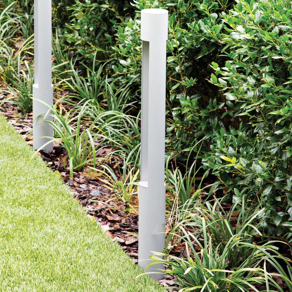 Hinkley Atlantis 15601TT - 12V Round Landscape Bollard-Aluminum-Titanium Finish - view 3